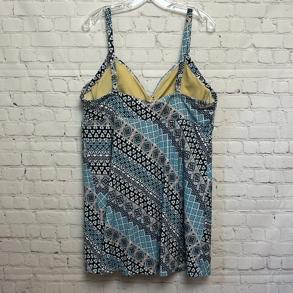 Swimsuits for all Crest Tie Front Underwire Swimdress - Picture 7 of 14